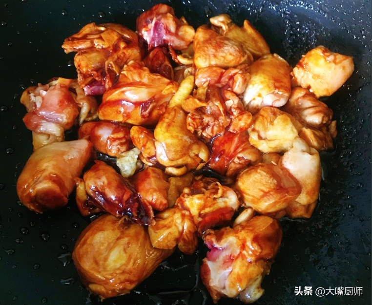 鸡肉怎么炒好吃又嫩（教你一招 鸡肉鲜嫩美味）