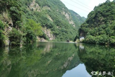 ​宁波十大旅游景点介绍（宁波这座千年古村藏着一条大峡谷）