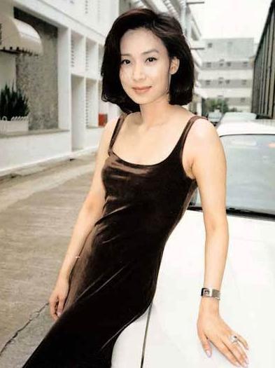 邝美云颜值巅峰(从阁楼女孩到珠宝大亨)(5)