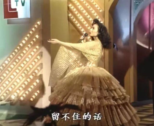 邝美云颜值巅峰(从阁楼女孩到珠宝大亨)(12)