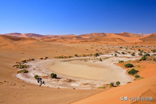 全球10大最壮观的沙漠绿洲（地下有全球最大钻石矿床）(7)