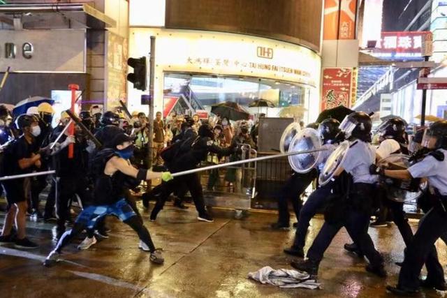 香港暴徒又闯下大祸（香港暴徒又闯下大祸）(2)