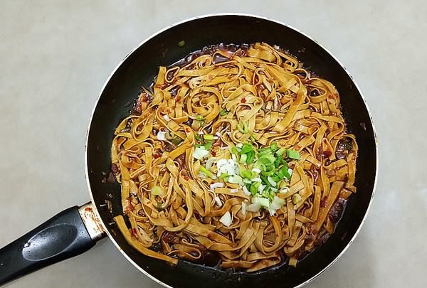 豆皮怎么炒好吃,豆皮怎么炒好吃又简单 有什么做豆皮的技巧视频图9