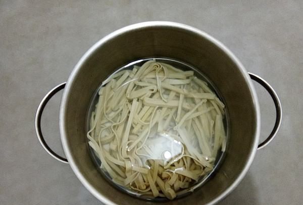 豆皮怎么炒好吃,豆皮怎么炒好吃又简单 有什么做豆皮的技巧视频图4