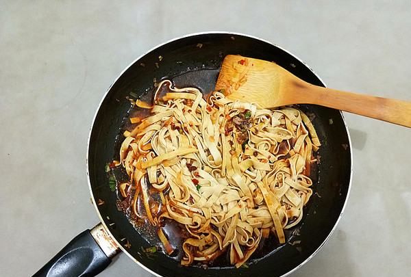 豆皮怎么炒好吃,豆皮怎么炒好吃又简单 有什么做豆皮的技巧视频图8