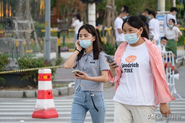 东莞打工妹生存实录再看一遍（我在万人玩具厂打工）(2)