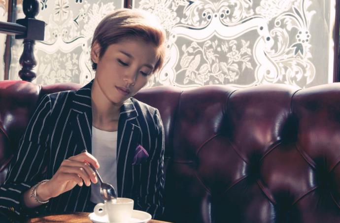 许飞跟许巍的关系 刘颖是许飞的男朋友吗