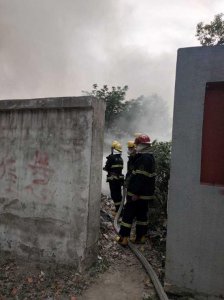 ​合肥一小区凌晨起火事件（合肥一小学门前发生火灾）