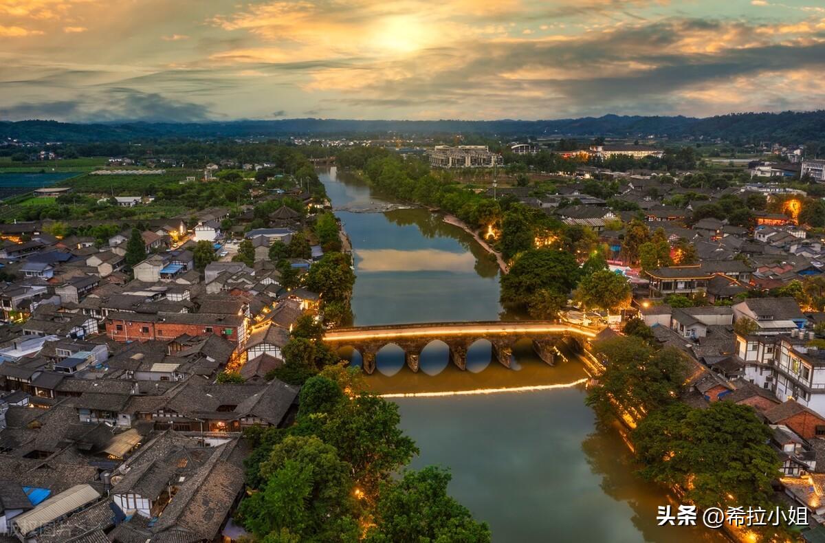 成都附近有哪些好玩的地方或景点(成都周边好玩的旅游景点)