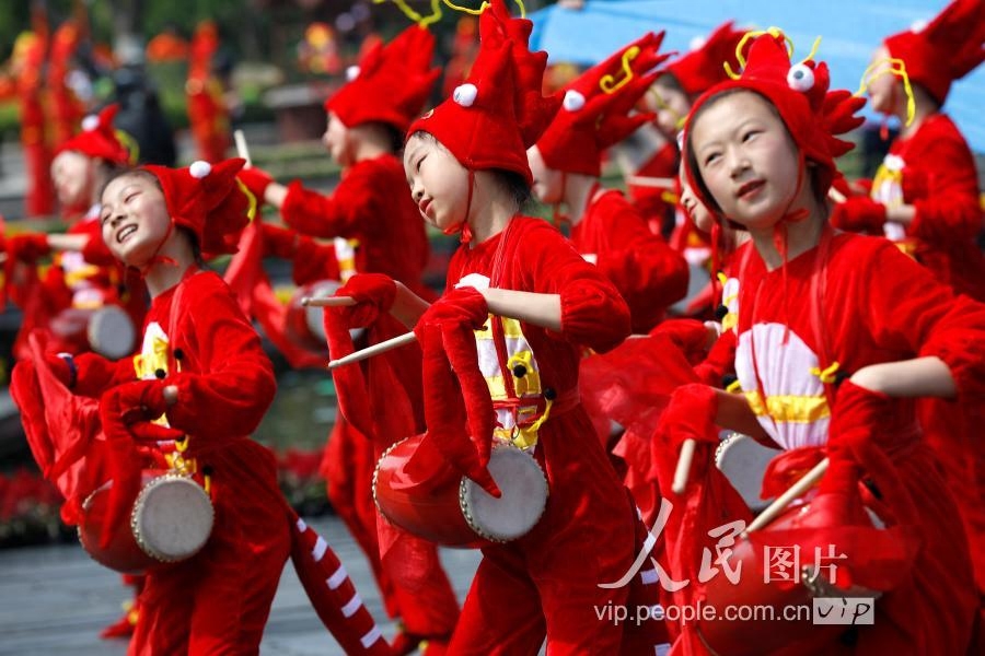 江苏盱眙第十九届龙虾节开幕