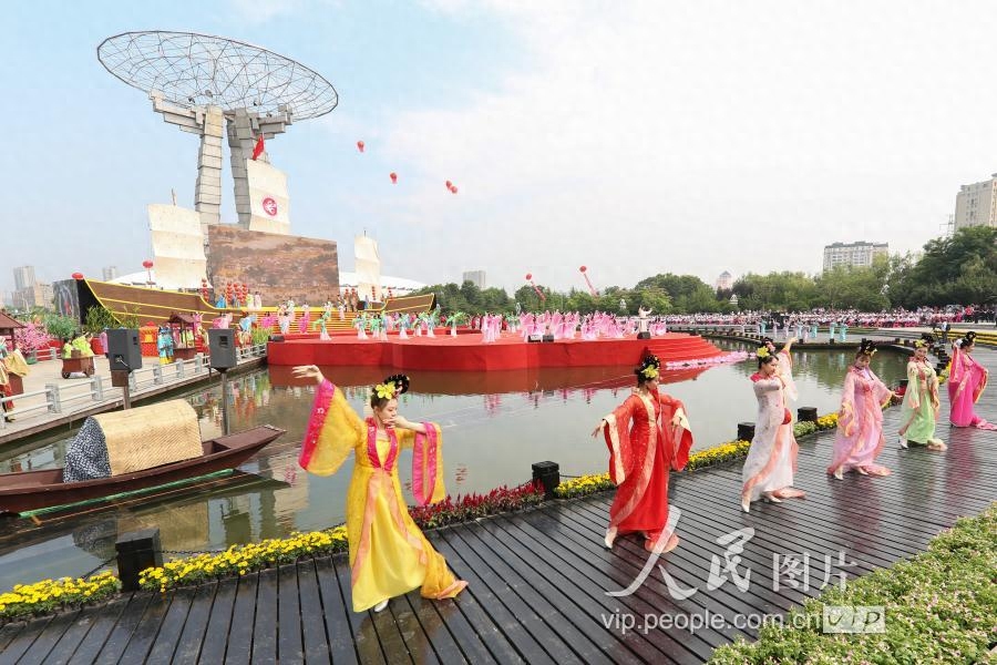 江苏盱眙第十九届龙虾节开幕