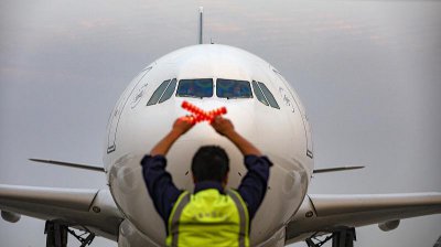 ​东航的高空惊魂，只是飞行员的日常“科目二”