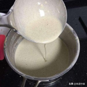 ​煎饼果子的面糊怎么调？好技术双手奉上，学会了开店摆摊没问题！