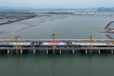 ​长沙湾跨海特大桥主跨合龙！“广东最长”高速改扩建今年通车