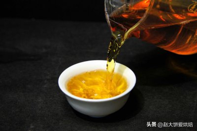 ​绿茶与红茶的本质区别在哪（红茶和绿茶哪个对身体更好）