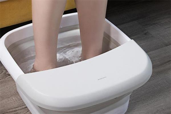 姜粉泡脚的功效与作用 姜粉泡脚可以天天泡吗 姜粉泡脚的功效与作用 姜粉泡脚可以天天泡吗