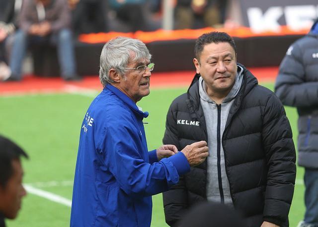 中乙总经理马明宇现状:娶空姐妻子,女儿已上大学!