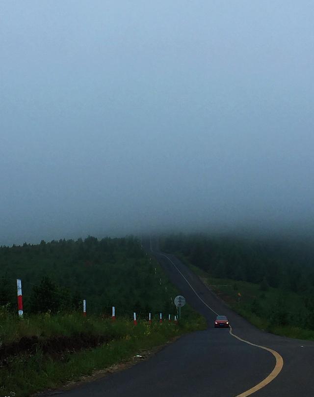 我看到的草原天路，雨天一片茫然