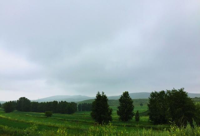 我看到的草原天路，雨天一片茫然