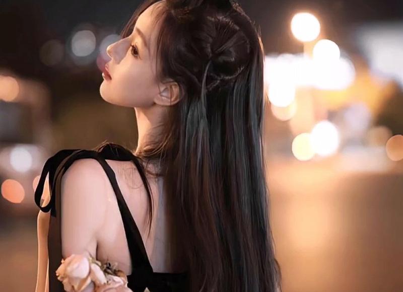 追女生时她总是发表情怎么回复(怎么高情商暗示女孩要追求她)